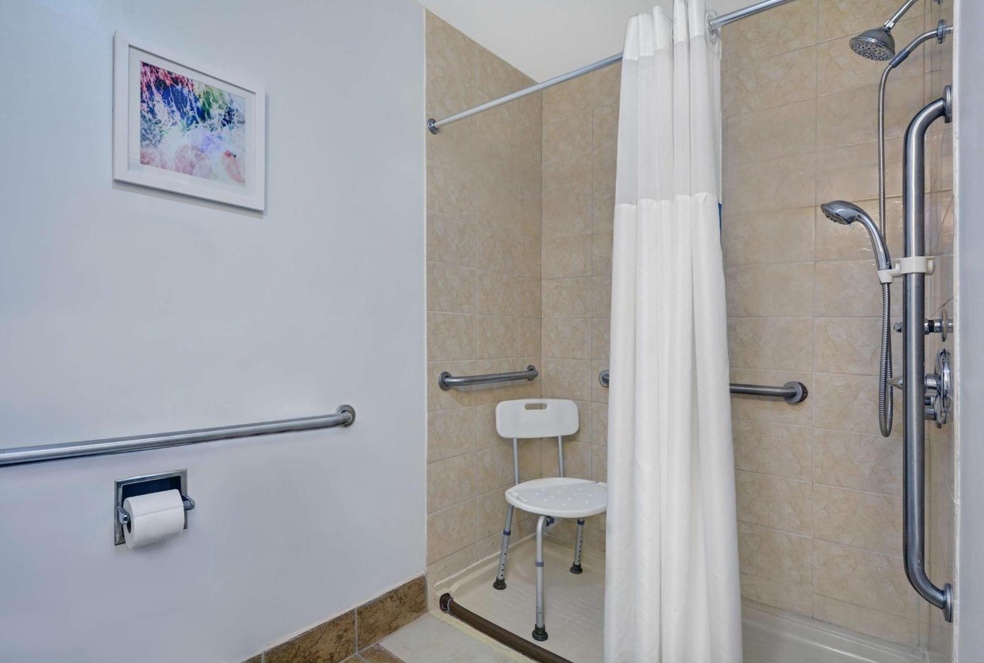 Hampton Inn By Hilton Panama City Beach Upper Grand Lagoon Exterior foto