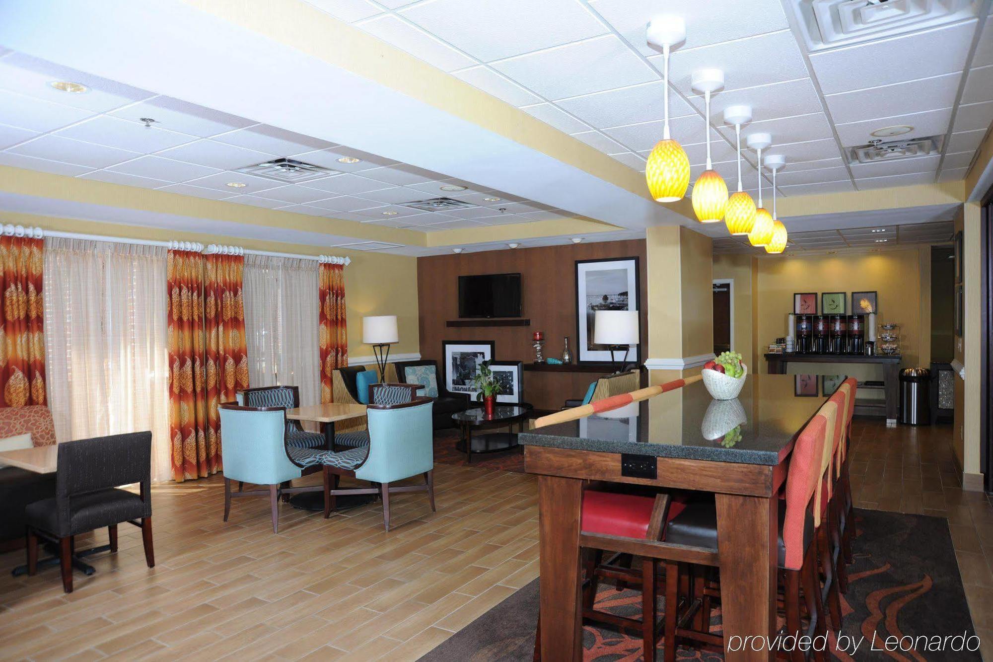 Hampton Inn By Hilton Panama City Beach Upper Grand Lagoon Exterior foto